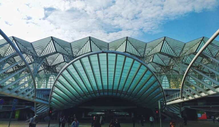 Lisbon Train Stations: What To Know Before Visiting Lisbon