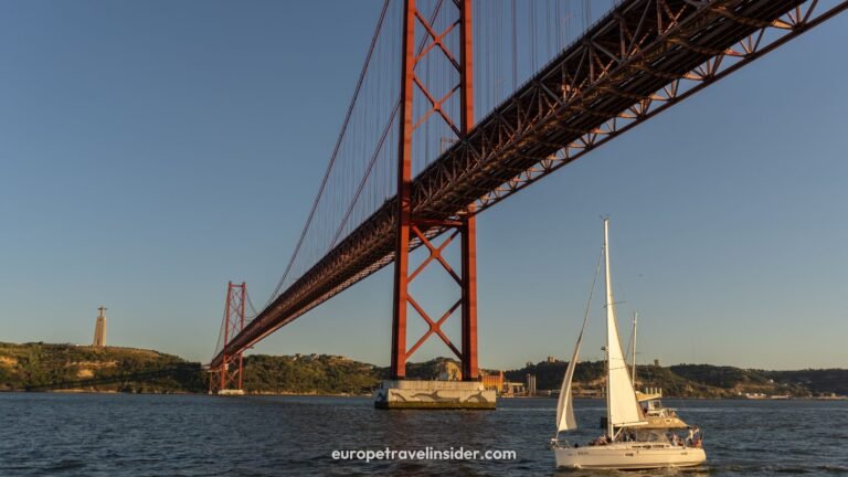 Rio Tajo y Puente 25 de Abril - Lisboa